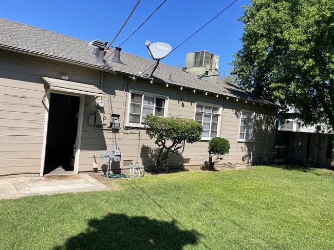 Foto del edificio - 402 N Santa Ana Ave
