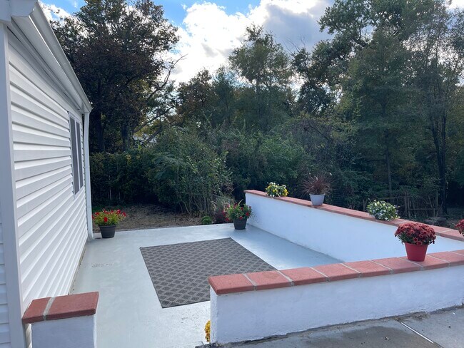 Patio - 7812 Piney Branch Rd