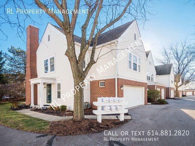 Building Photo - Lovely 3 bedroom 2.5 bathroom condo minute...