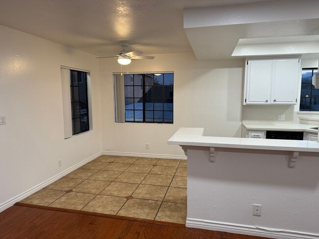 Building Photo - 3 BEDROOM 2 BATH HOUSE