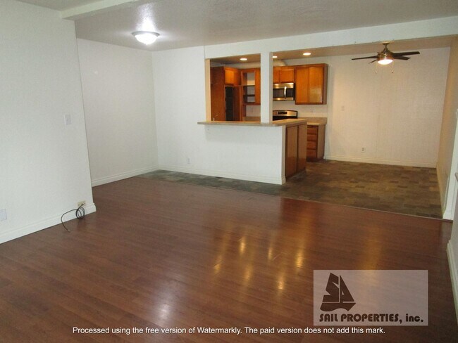 Foto del edificio - 2 Bedroom Condo for Lease in Desirable Long Beach Community