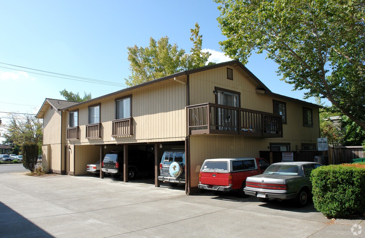 Building Photo - 6431 Montecito Blvd