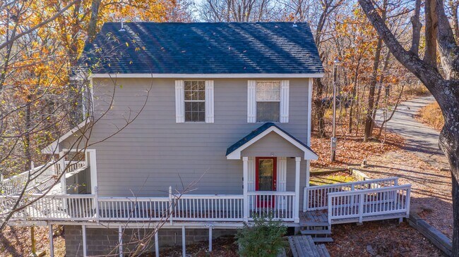 Building Photo - Wonderful 3BD/1.5BA on Grand Lake!!!