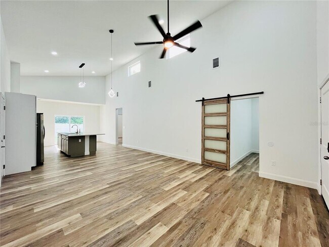 Foto del edificio - 7622 Cypress Dr
