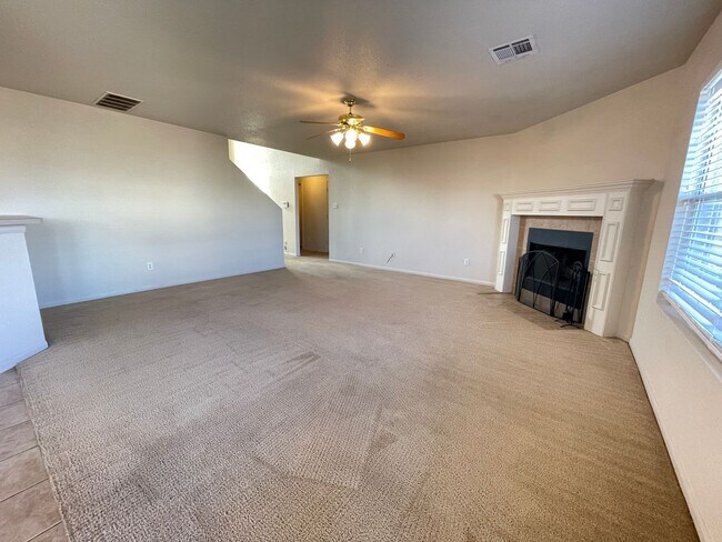 Foto del edificio - 4 Bedroom 2.5 Bathroom House For Rent In Killeen