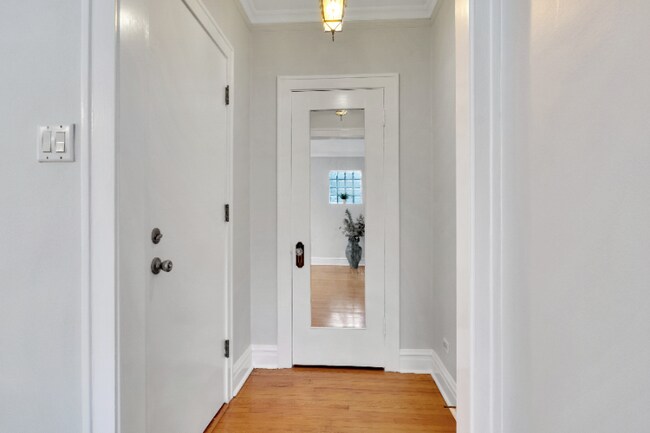 Foto del edificio - 5658 N Campbell Ave