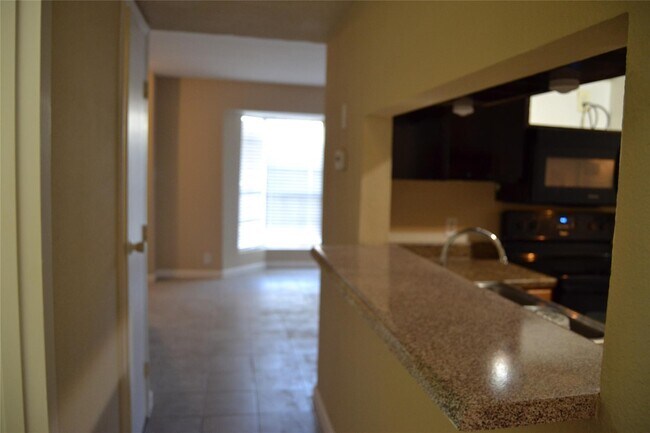 Foto del edificio - 11002 Hammerly Blvd