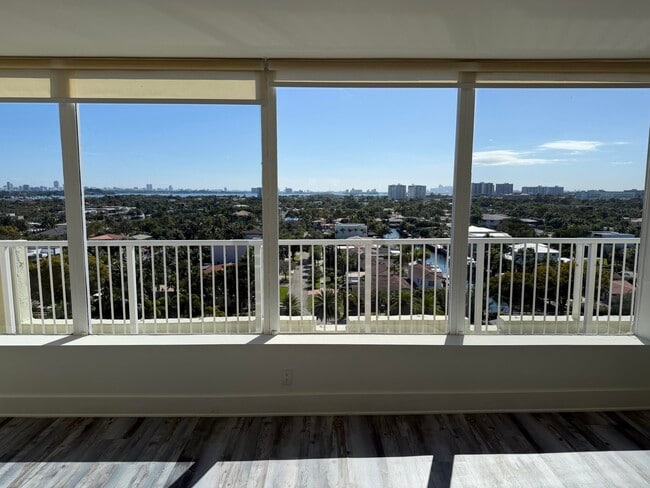 Foto del edificio - 2000 NE 135th St