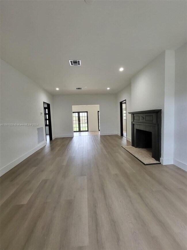 Foto del edificio - 816 NE 91st Terrace