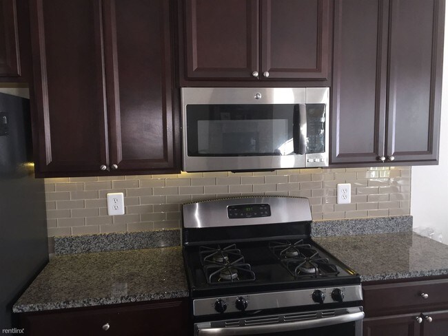 Building Photo - 4 br, 3.5 bath House - 2501 Baileys Pond Road