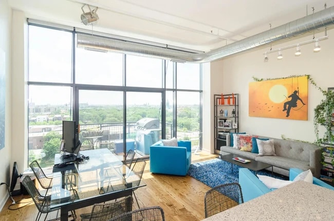 Building Photo - 1224 W Van Buren St