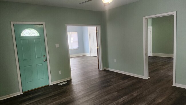 Foto del edificio - 508 E Market St