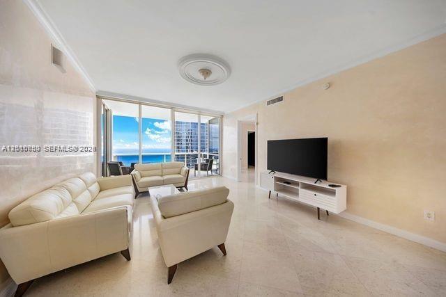 Foto del edificio - 18101 Collins Ave