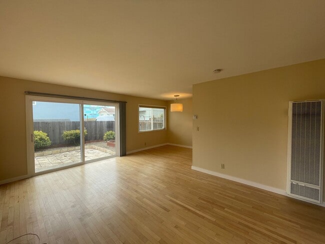 Building Photo - BRADLEY-14
