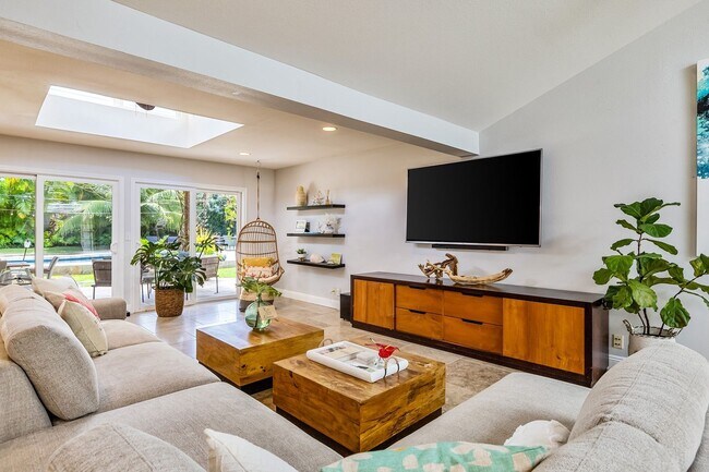 Building Photo - Modern Private Oasis w/ Private Pool/Hot Tub, Sauna, AC & BBQ: Hale Ho'omaha