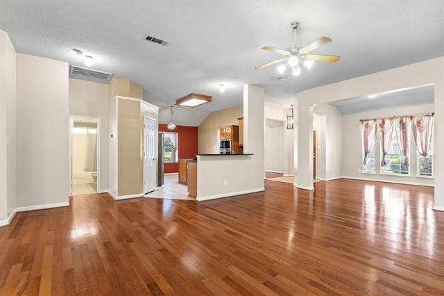 Foto del edificio - 428 Lakedale Dr