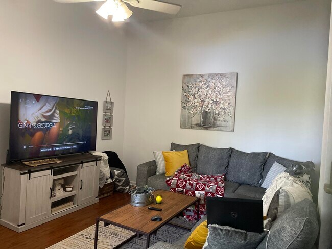 Foto del edificio - 1165 Crystal Way