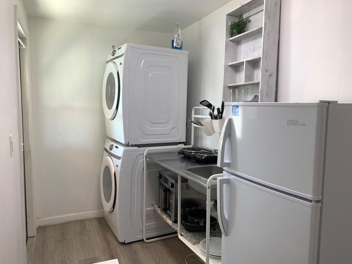 Primary Photo - 2131 Arthur St