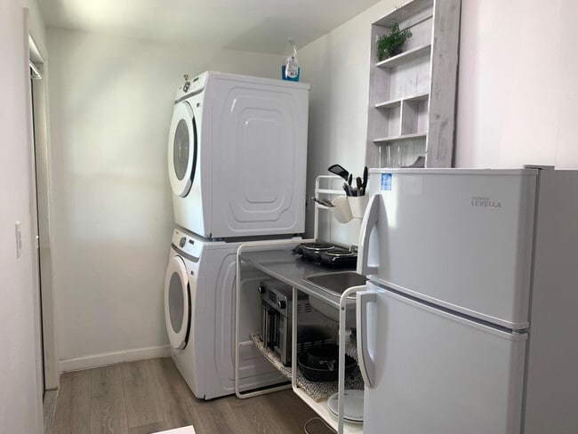 Building Photo - 2131 Arthur St