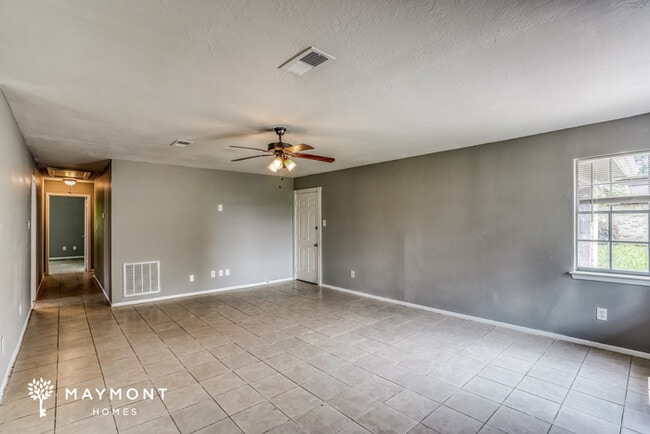 Building Photo - 16823 S Lighthouse Dr