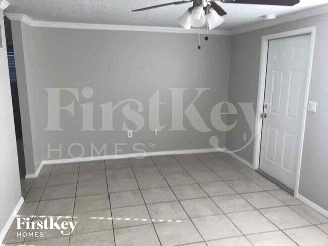 Building Photo - 8733 Roble Way