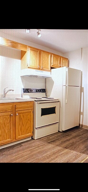 Building Photo - 59 Pleasant St