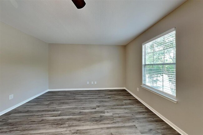 Foto del edificio - 4506 Clemwood Ln