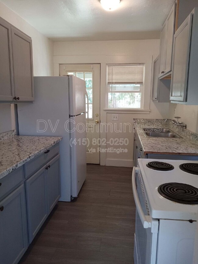 Building Photo - 47730 Christel Ln