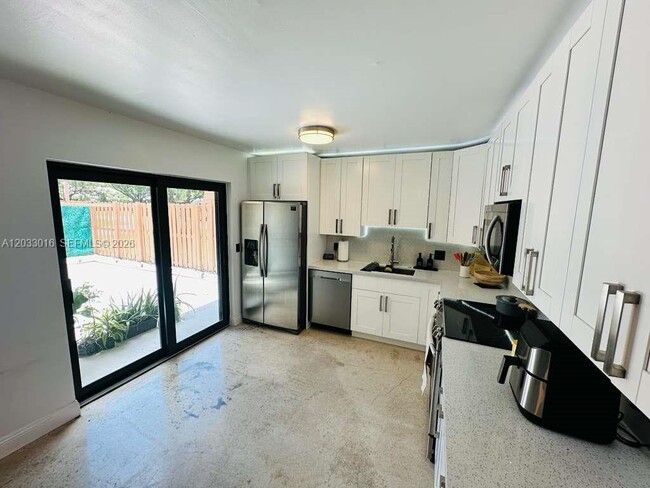 Foto del edificio - 2601 Garden Ct