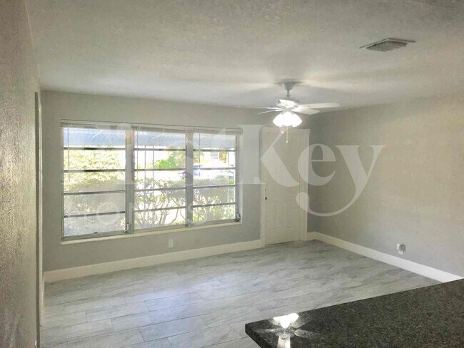 Foto del edificio - 1640 NE 32nd Pl