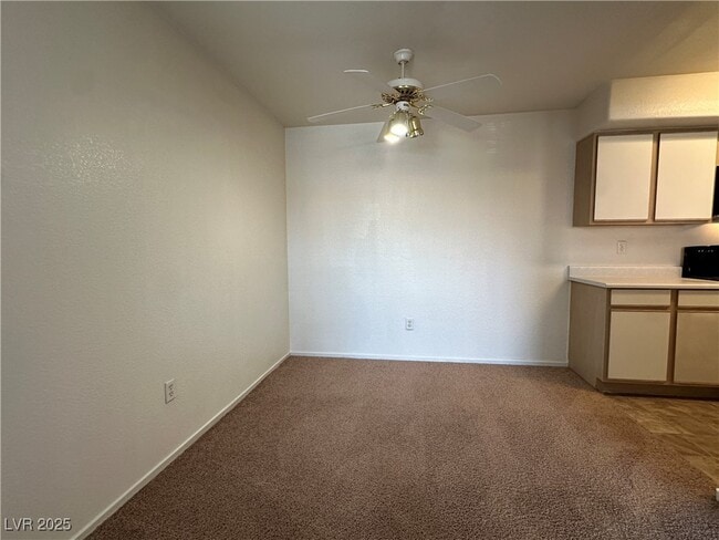 Foto del edificio - 2300 E Silverado Ranch Blvd
