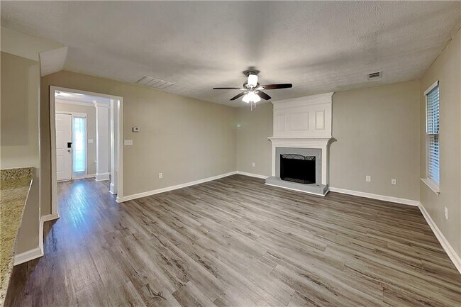 Foto del edificio - 1357 Lamont Dr SW