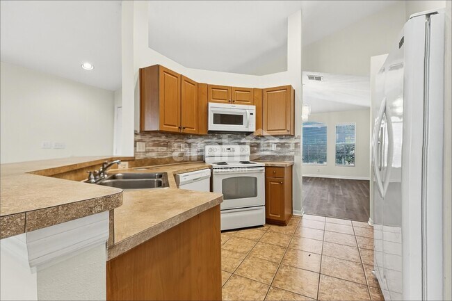 Foto del edificio - 3348 Clover Blossom Cir