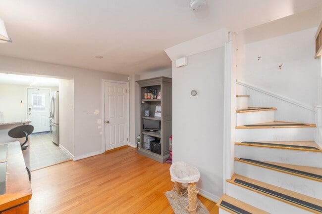 Building Photo - 1516 William St