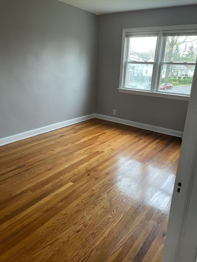 Primary Photo - 1103 Sheridan Ave