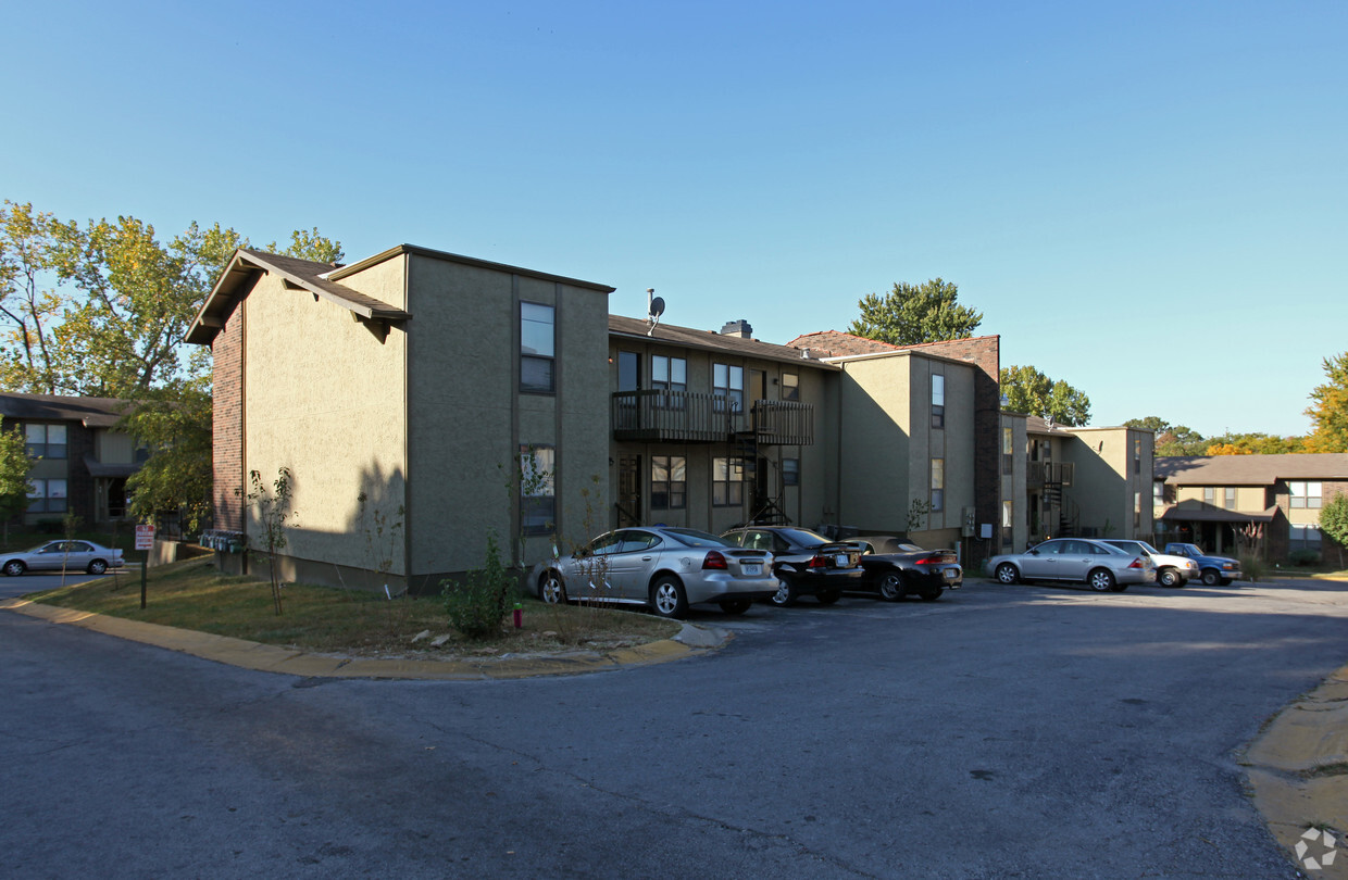 Building Photo - Northland Village Apartments