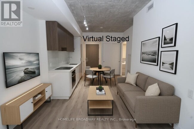 Building Photo - 161 Roehampton Ave