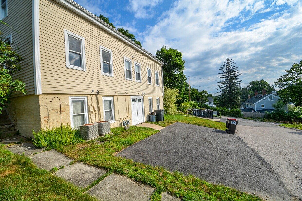 4 High St, Millbury, MA 01527 Apartments in Millbury, MA