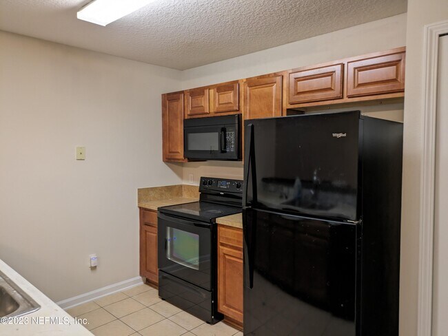 Foto del edificio - 3610 Kirkpatrick Cir