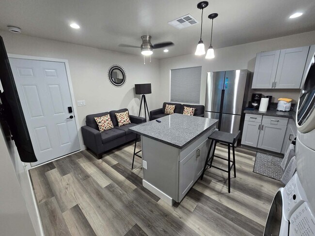 Foto del edificio - 4239 Montalvo St