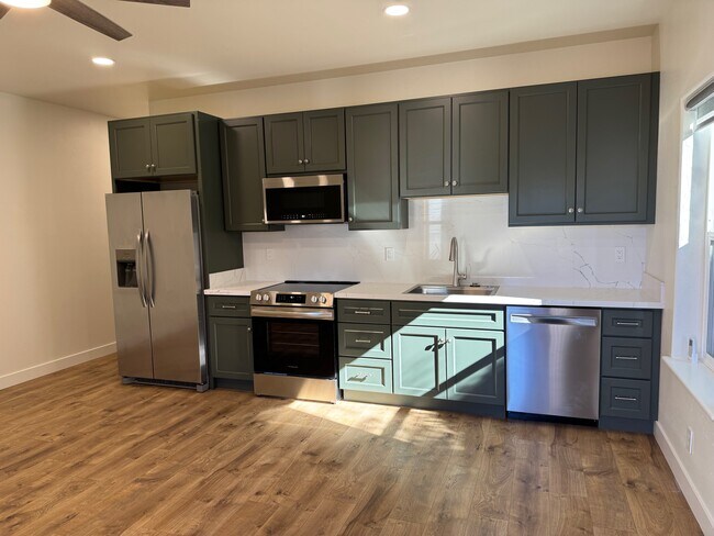 Foto del edificio - 5609 Benhenry Ct