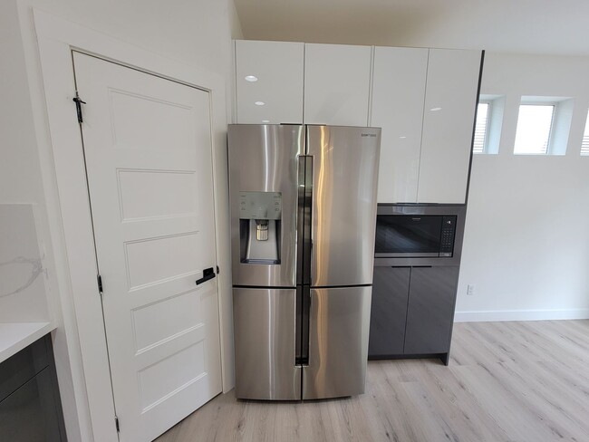 Foto del edificio - Stunning 2-story Contemporary Bothell Resi...