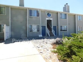 Building Photo - 568 Dawn Ct