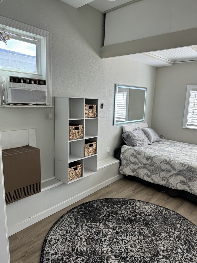 Building Photo - 11 Alta Loma