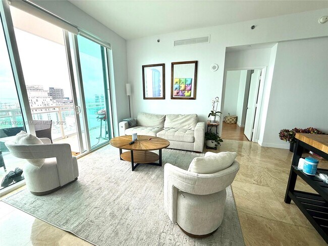 Foto del edificio - 950 Brickell Bay Dr