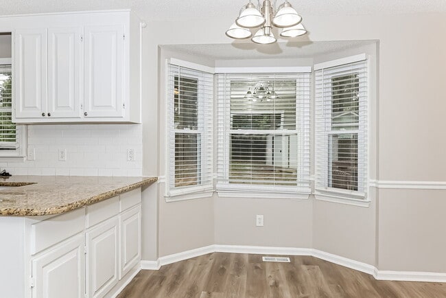 Building Photo - 3007 Brittany Dr