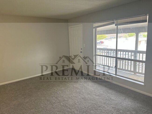 Foto del edificio - 6027 Barton Ave