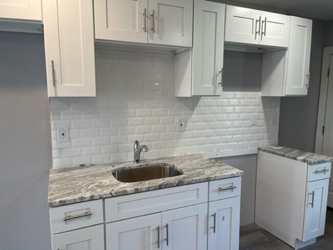 Building Photo - Anika Homes 2 Bedroom