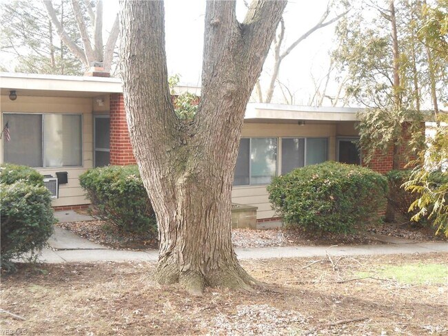 Building Photo - 27890 Center Ridge Rd