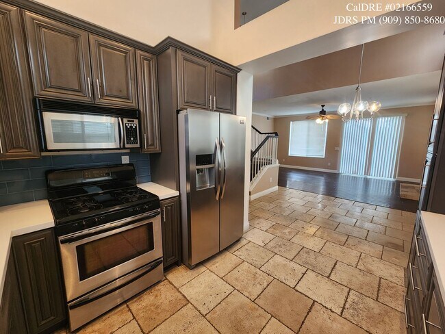 Foto del edificio - Rancho Cucamonga 3 Bedroom Home